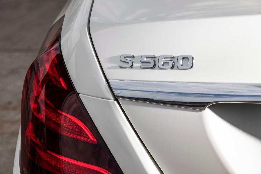 Логотип Mercedes-Benz S560 Lang 2017 года  (WW) (фото 33 из 50)